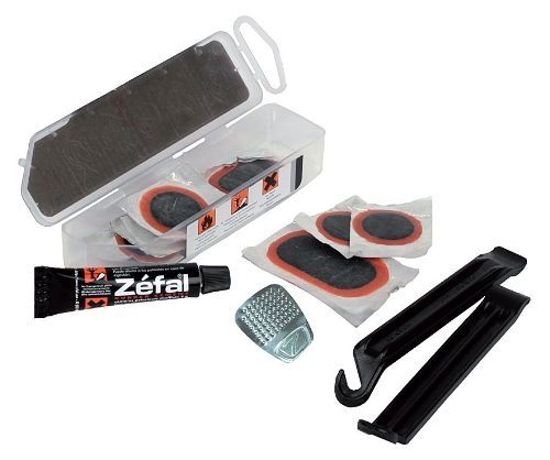 Kit de réparation vélo VTT / Ville Zéfal 1122 – 7 pièces avec démonte-pneus, rustines et colle
