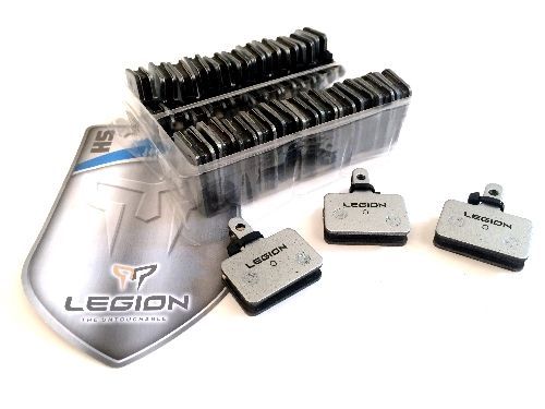 Photo de Boîte de 25 paires de plaquettes de frein Shimano M525/M575/M495/M486/M446 – Idéal ateliers et loueurs – Longue durée et freinage fiable par THE LEGION