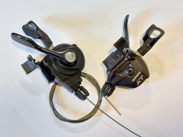 Paire de manettes de dérailleur Shimano Deore XT SL-M8000 – VTT 2x11 vitesses, sans collier (I-Spec II)