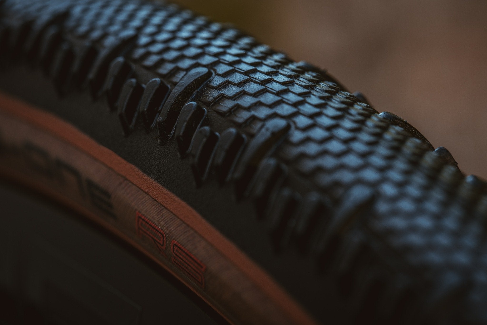Pneu Gravel Schwalbe G-One RS PRO 700x40C (40-622) – Super Race – V-Guard – Tubeless Ready – ADDIX Race – Flancs Transparents